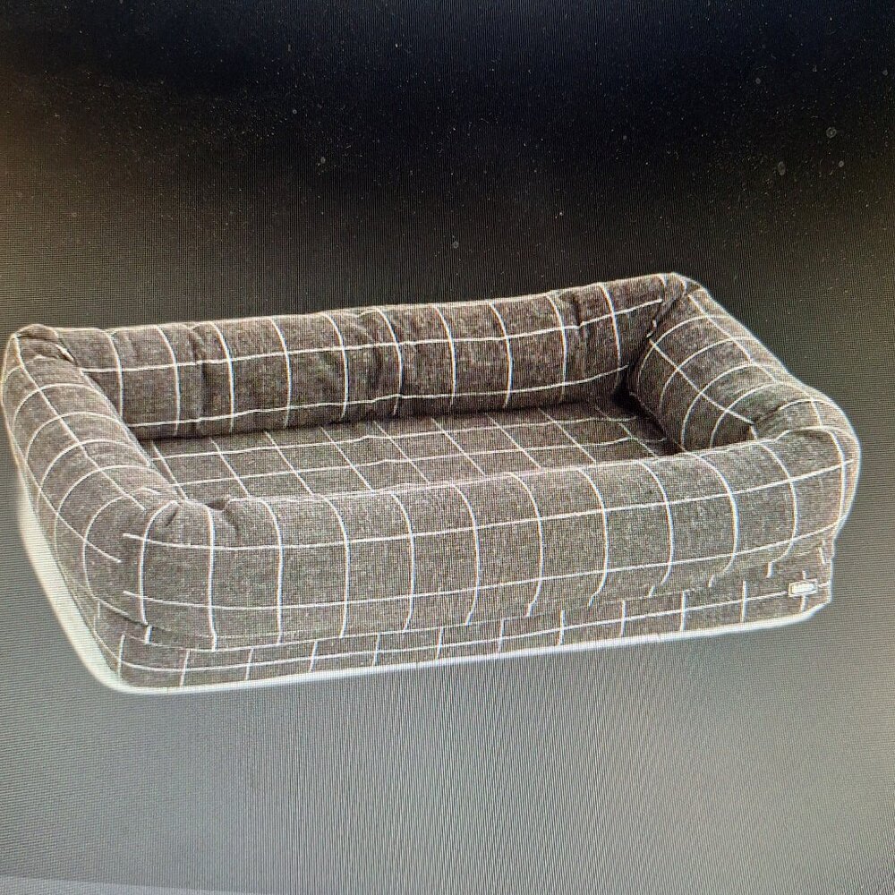 NEW Bark Pillow Bed Medium